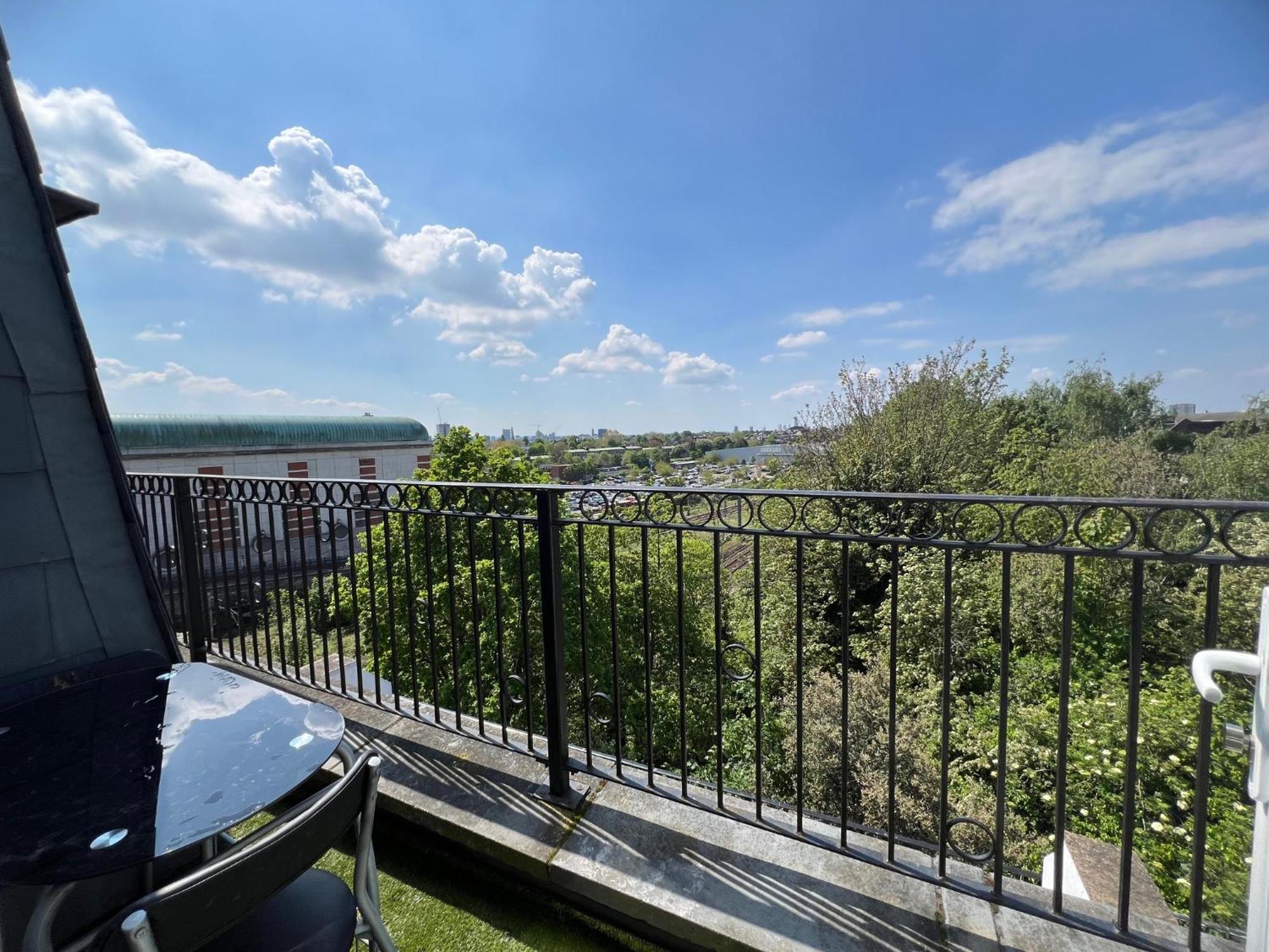 Comfy 2 Bedroom Apartments - Finchley Road, London Exterior foto